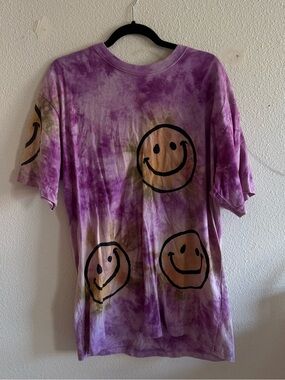 Market X Smiley Twilight Tie-Dye Tee | Purple/White/Yellow | Size Large